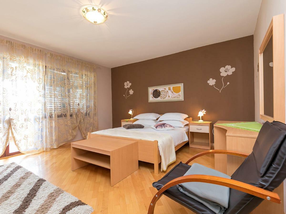 ורסאר Apartments Nada מראה חיצוני תמונה